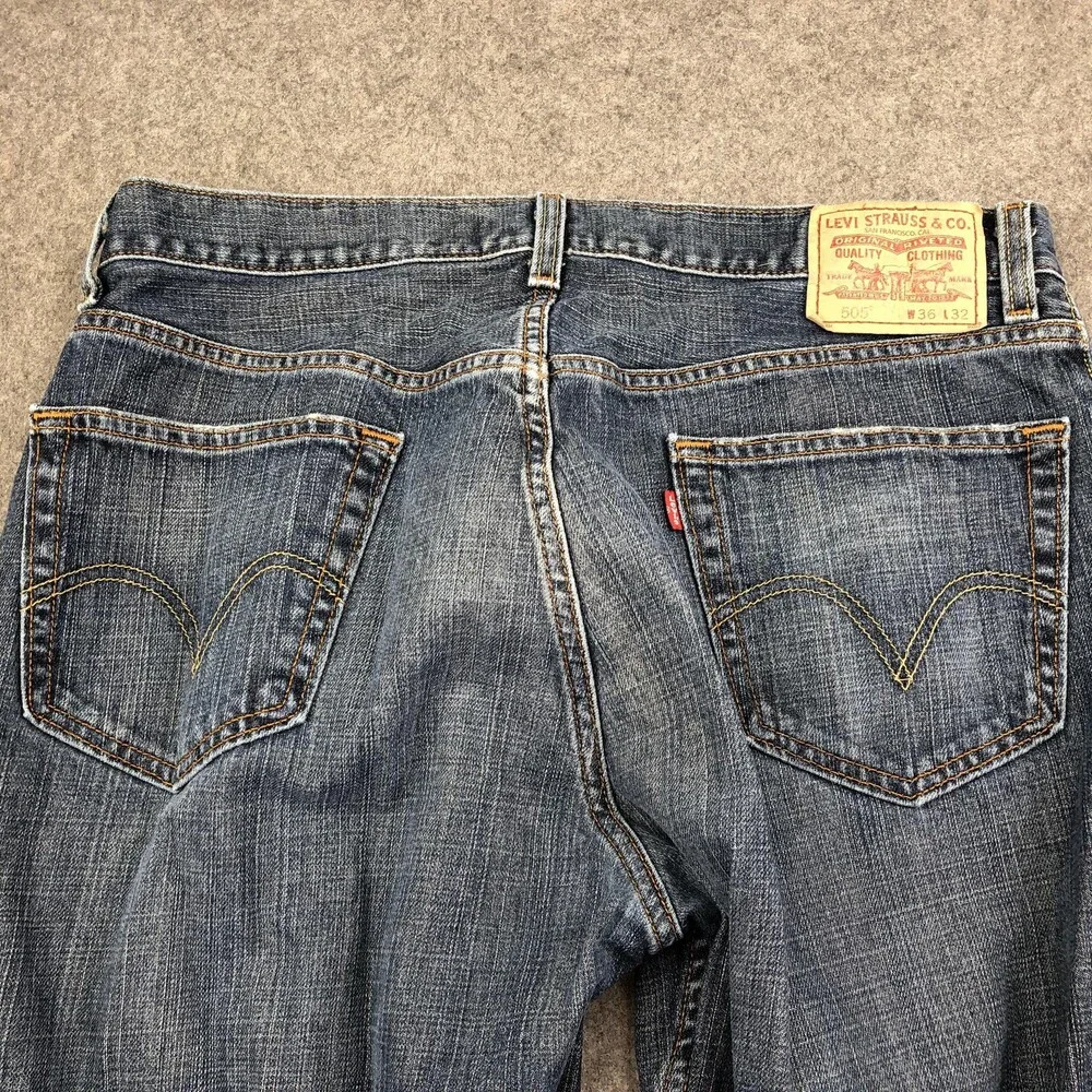 Levis 505 Jeans Mens 36x32 Blue Medium Wash Regular Straight Denim Pants Casual